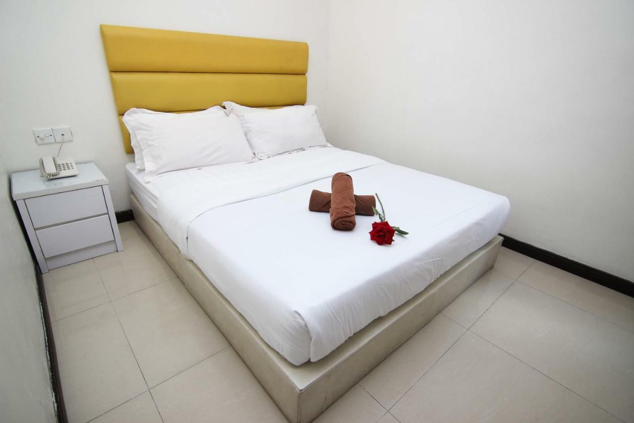 Rose Cottage Hotel Bandar Seri Alam Johor Bahru Extérieur photo